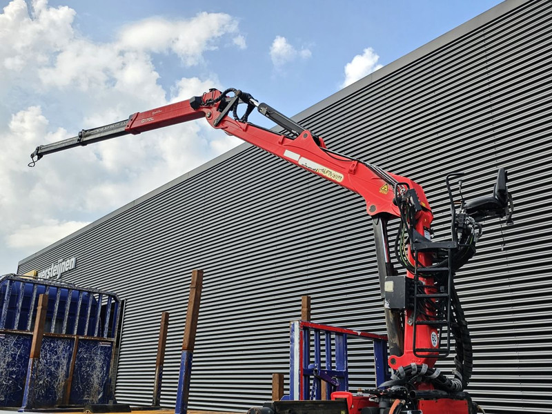 Scania G440 / RETARDER / 8x4 / PALFINGER-EPSILON CRANE - Lava-kuorma-auto, Nosturiauto: kuva Scania G440 / RETARDER / 8x4 / PALFINGER-EPSILON CRANE - Lava-kuorma-auto, Nosturiauto Scania G440 / RETARDER / 8x4 / PALFINGER-EPSILON CRANE - Lava-kuorma-auto, Nosturiauto: kuva Scania G440 / RETARDER / 8x4 / PALFINGER-EPSILON CRANE - Lava-kuorma-auto, Nosturiauto