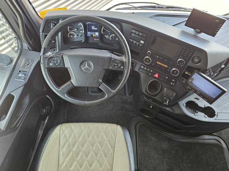 Vetopöytäauto Mercedes-Benz Arocs 2658 6x4 / HMF 40 t/m - 21.3 mtr / WINCH: kuva Vetopöytäauto Mercedes-Benz Arocs 2658 6x4 / HMF 40 t/m - 21.3 mtr / WINCH