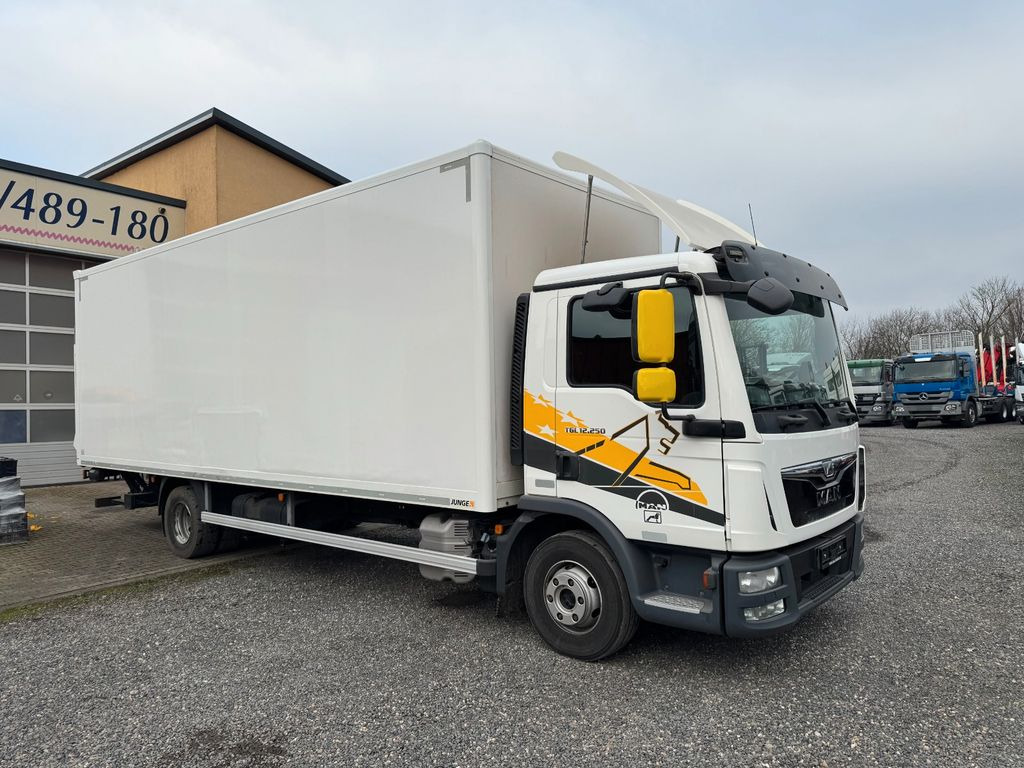 Umpikori kuorma-auto MAN 12.250 4X2 Koffer LBW Klima Diff.Sperre AHK: kuva Umpikori kuorma-auto MAN 12.250 4X2 Koffer LBW Klima Diff.Sperre AHK