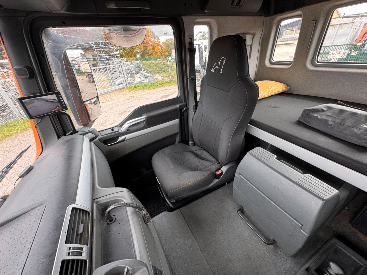 MAN 26.40 6X2 Multilift Abroller - Koukkulava kuorma-auto: kuva  MAN 26.40 6X2 Multilift Abroller - Koukkulava kuorma-auto MAN 26.40 6X2 Multilift Abroller - Koukkulava kuorma-auto: kuva  MAN 26.40 6X2 Multilift Abroller - Koukkulava kuorma-auto