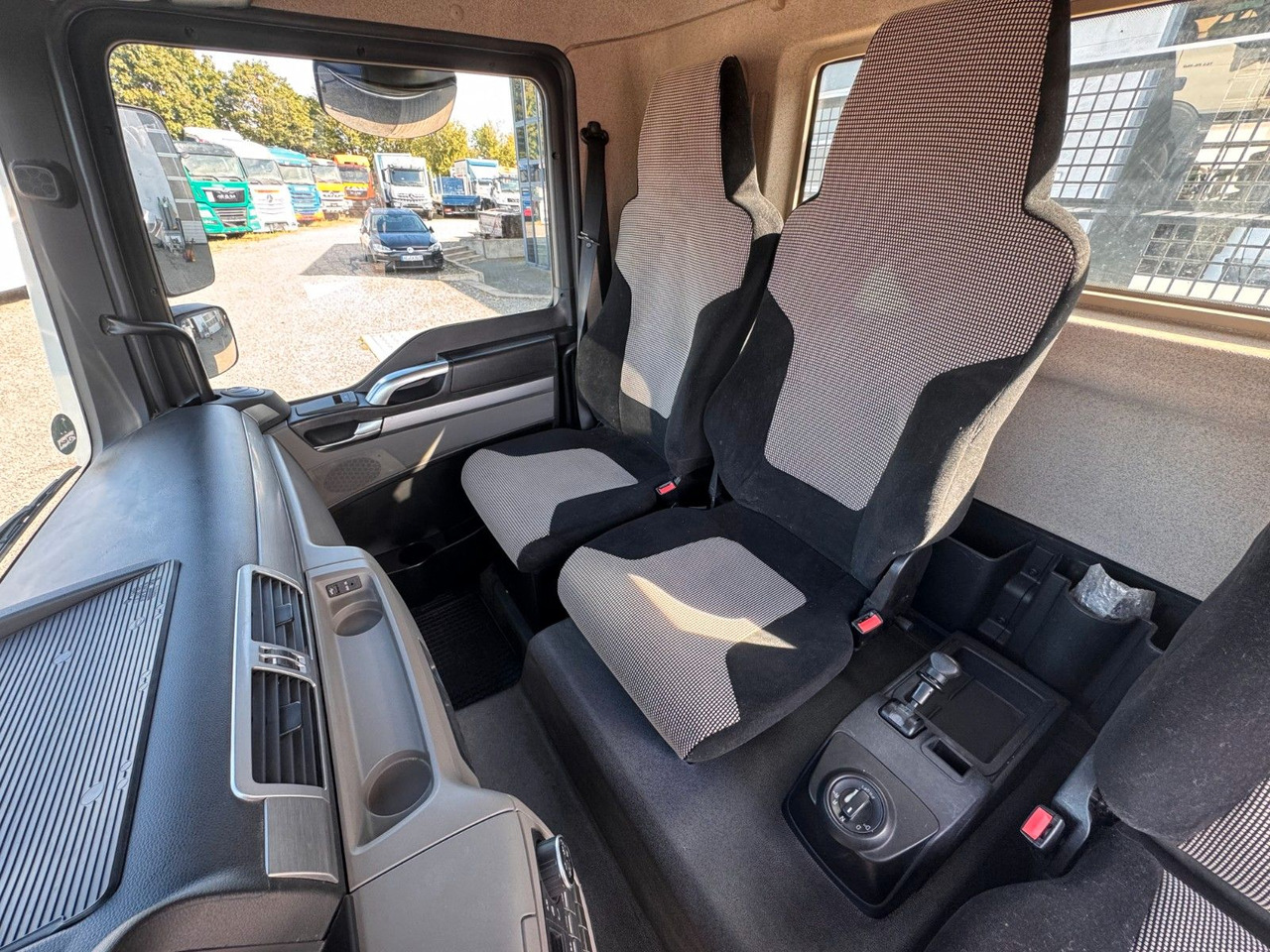 MAN 8.220 Meiller 3.S. Kipper Top Zustand - Kippiauto kuorma-auto: kuva MAN 8.220 Meiller 3.S. Kipper Top Zustand - Kippiauto kuorma-auto MAN 8.220 Meiller 3.S. Kipper Top Zustand - Kippiauto kuorma-auto: kuva MAN 8.220 Meiller 3.S. Kipper Top Zustand - Kippiauto kuorma-auto