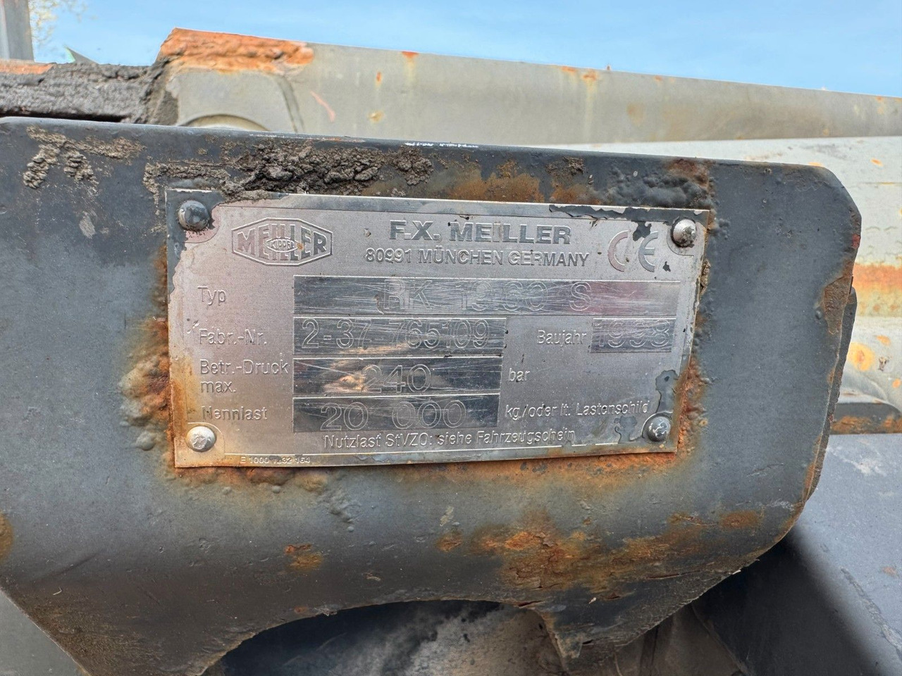 Meiller Abrollaufbau für 6X4 mit 3,90 Radstand - Koukkulava kuorma-auto: kuva Meiller Abrollaufbau für 6X4 mit 3,90 Radstand - Koukkulava kuorma-auto Meiller Abrollaufbau für 6X4 mit 3,90 Radstand - Koukkulava kuorma-auto: kuva Meiller Abrollaufbau für 6X4 mit 3,90 Radstand - Koukkulava kuorma-auto