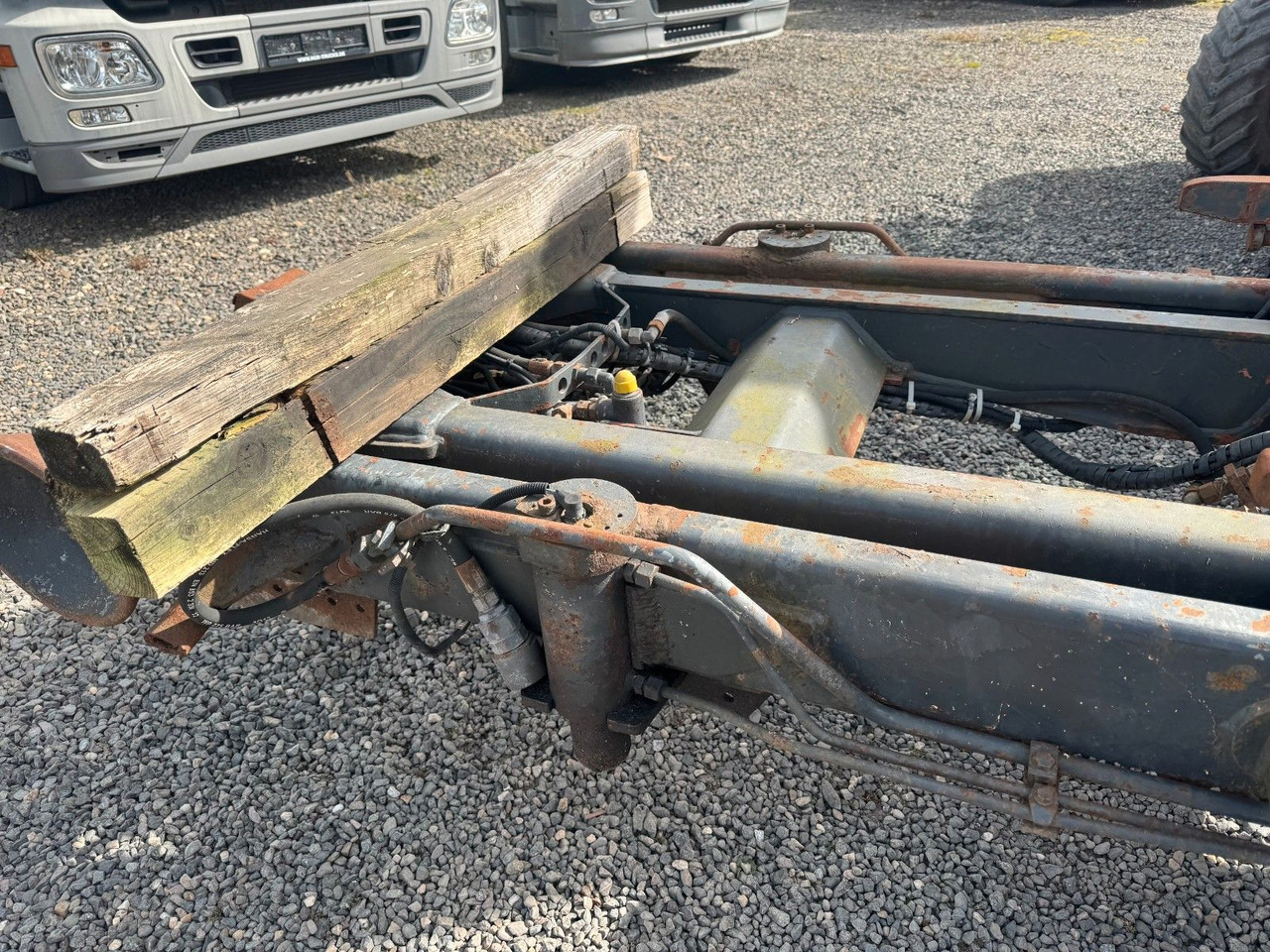 Meiller Abrollaufbau für 6X4 mit 3,90 Radstand - Koukkulava kuorma-auto: kuva Meiller Abrollaufbau für 6X4 mit 3,90 Radstand - Koukkulava kuorma-auto Meiller Abrollaufbau für 6X4 mit 3,90 Radstand - Koukkulava kuorma-auto: kuva Meiller Abrollaufbau für 6X4 mit 3,90 Radstand - Koukkulava kuorma-auto