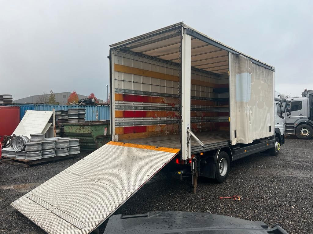 Pressukapelli kuorma-auto Mercedes-Benz 1324 4X2 Koffer Plane 6 to. Hebebühne Mercedes-Benz 1324 4X2 Koffer Plane 6 to. Hebebühne: kuva Pressukapelli kuorma-auto Mercedes-Benz 1324 4X2 Koffer Plane 6 to. Hebebühne Mercedes-Benz 1324 4X2 Koffer Plane 6 to. Hebebühne