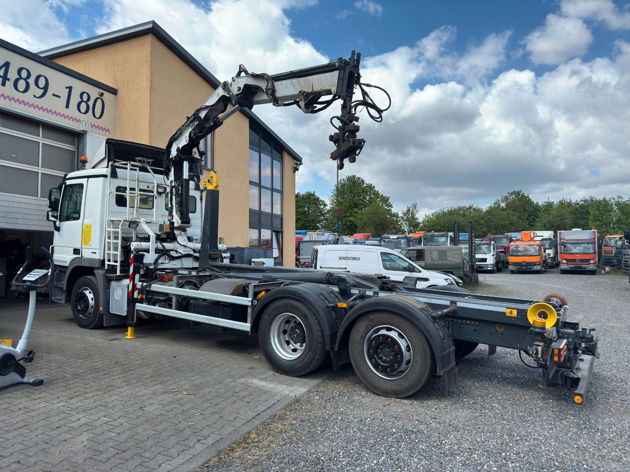 Mercedes-Benz 2541 6x2 ARK Meiller 20.65 | ATLA 120.2E mit 5&6 - Koukkulava kuorma-auto, Nosturiauto: kuva Mercedes-Benz 2541 6x2 ARK Meiller 20.65 | ATLA 120.2E mit 5&6 - Koukkulava kuorma-auto, Nosturiauto Mercedes-Benz 2541 6x2 ARK Meiller 20.65 | ATLA 120.2E mit 5&6 - Koukkulava kuorma-auto, Nosturiauto: kuva Mercedes-Benz 2541 6x2 ARK Meiller 20.65 | ATLA 120.2E mit 5&6 - Koukkulava kuorma-auto, Nosturiauto