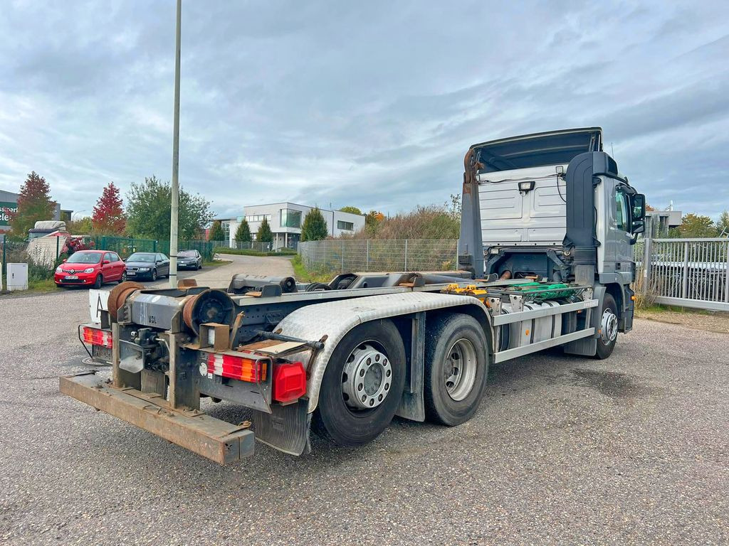 Mercedes-Benz 2544 6X2 VDL Abroller Klima & Retarder - Koukkulava kuorma-auto: kuva Mercedes-Benz 2544 6X2 VDL Abroller Klima & Retarder - Koukkulava kuorma-auto Mercedes-Benz 2544 6X2 VDL Abroller Klima & Retarder - Koukkulava kuorma-auto: kuva Mercedes-Benz 2544 6X2 VDL Abroller Klima & Retarder - Koukkulava kuorma-auto