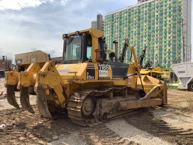 Komatsu D85EX-15 - Puskutraktori: kuva Komatsu D85EX-15 - Puskutraktori Komatsu D85EX-15 - Puskutraktori: kuva Komatsu D85EX-15 - Puskutraktori