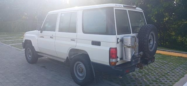Toyota Land Cruiser 76 - Henkilöauto: kuva Toyota Land Cruiser 76 - Henkilöauto Toyota Land Cruiser 76 - Henkilöauto: kuva Toyota Land Cruiser 76 - Henkilöauto