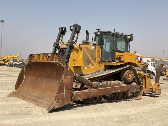 CAT D8R - Puskutraktori: kuva CAT D8R - Puskutraktori CAT D8R - Puskutraktori: kuva CAT D8R - Puskutraktori