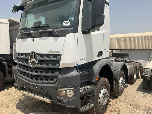 Kuorma-auto alusta Mercedes-Benz Arocs 4240: kuva Kuorma-auto alusta Mercedes-Benz Arocs 4240