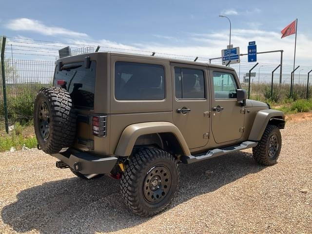 Jeep Wrangler JK Command - Maasturi/ Katumaasturi: kuva Jeep Wrangler JK Command - Maasturi/ Katumaasturi Jeep Wrangler JK Command - Maasturi/ Katumaasturi: kuva Jeep Wrangler JK Command - Maasturi/ Katumaasturi