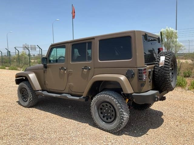 Jeep Wrangler JK Command - Henkilöauto: kuva Jeep Wrangler JK Command - Henkilöauto Jeep Wrangler JK Command - Henkilöauto: kuva Jeep Wrangler JK Command - Henkilöauto