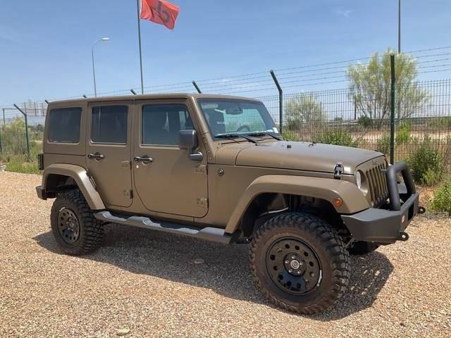 Jeep Wrangler JK Command - Maasturi/ Katumaasturi: kuva Jeep Wrangler JK Command - Maasturi/ Katumaasturi Jeep Wrangler JK Command - Maasturi/ Katumaasturi: kuva Jeep Wrangler JK Command - Maasturi/ Katumaasturi