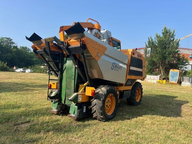 Pellenc MAV 3125 - Viinin korjuukone: kuva Pellenc MAV 3125 - Viinin korjuukone Pellenc MAV 3125 - Viinin korjuukone: kuva Pellenc MAV 3125 - Viinin korjuukone