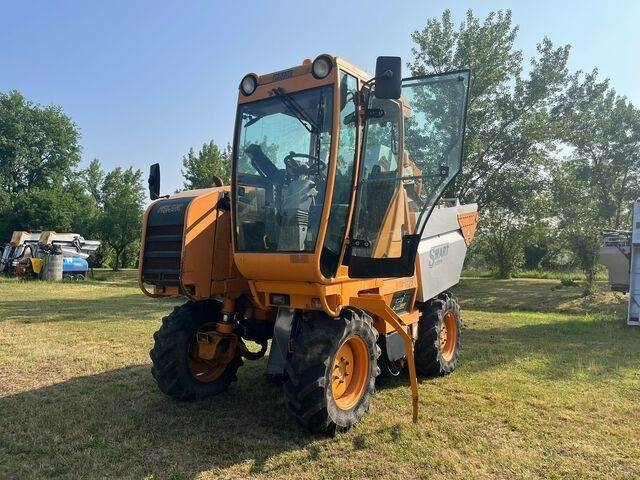 Pellenc MAV 3125 - Viinin korjuukone: kuva Pellenc MAV 3125 - Viinin korjuukone Pellenc MAV 3125 - Viinin korjuukone: kuva Pellenc MAV 3125 - Viinin korjuukone