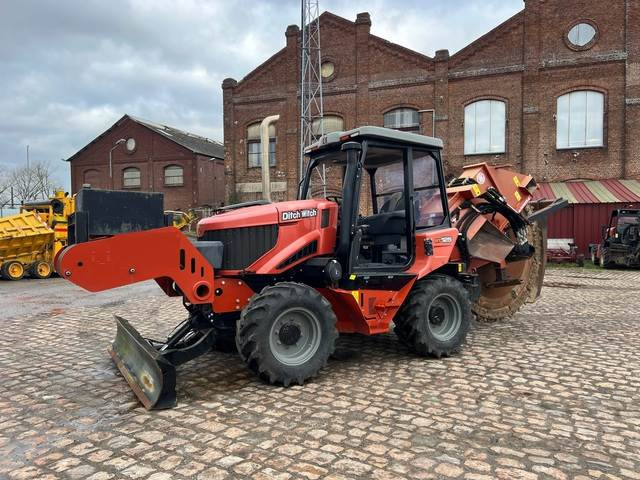 Ditch Witch RT125 - Ojankaivuukone: kuva Ditch Witch RT125 - Ojankaivuukone Ditch Witch RT125 - Ojankaivuukone: kuva Ditch Witch RT125 - Ojankaivuukone