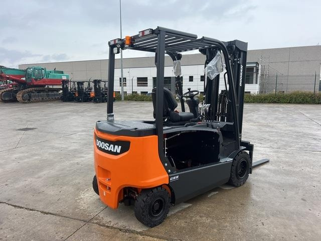 Doosan B35X-7 PLUS - Sähkötrukki: kuva Doosan B35X-7 PLUS - Sähkötrukki Doosan B35X-7 PLUS - Sähkötrukki: kuva Doosan B35X-7 PLUS - Sähkötrukki
