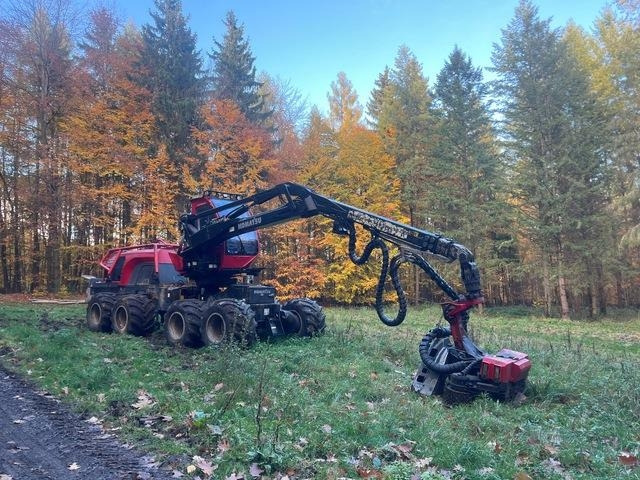 Komatsu XH901XC-6 - Harvesteri: kuva Komatsu XH901XC-6 - Harvesteri Komatsu XH901XC-6 - Harvesteri: kuva Komatsu XH901XC-6 - Harvesteri