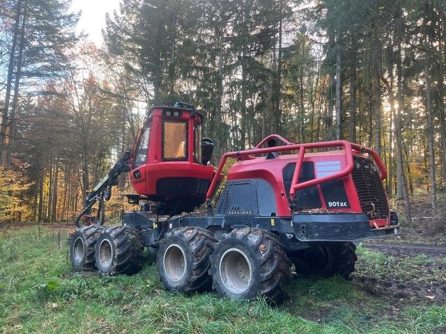 Komatsu XH901XC-6 - Harvesteri: kuva Komatsu XH901XC-6 - Harvesteri Komatsu XH901XC-6 - Harvesteri: kuva Komatsu XH901XC-6 - Harvesteri