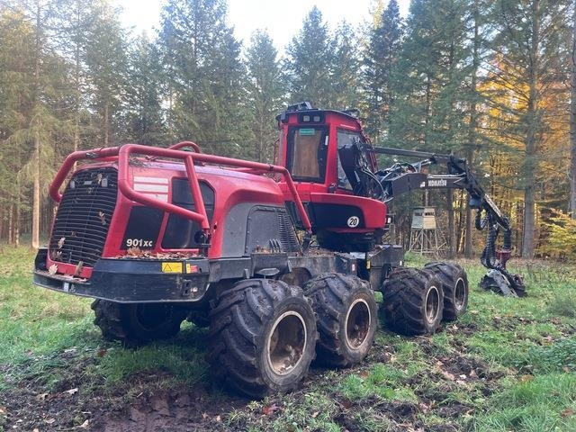 Komatsu XH901XC-6 - Harvesteri: kuva Komatsu XH901XC-6 - Harvesteri Komatsu XH901XC-6 - Harvesteri: kuva Komatsu XH901XC-6 - Harvesteri