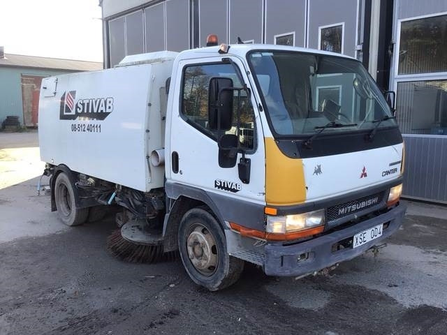 Mitsubishi Canter - Lakaisuauto: kuva Mitsubishi Canter - Lakaisuauto Mitsubishi Canter - Lakaisuauto: kuva Mitsubishi Canter - Lakaisuauto