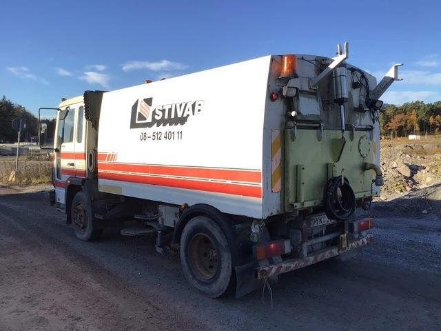 Volvo FL611 - Lakaisuauto: kuva Volvo FL611 - Lakaisuauto Volvo FL611 - Lakaisuauto: kuva Volvo FL611 - Lakaisuauto