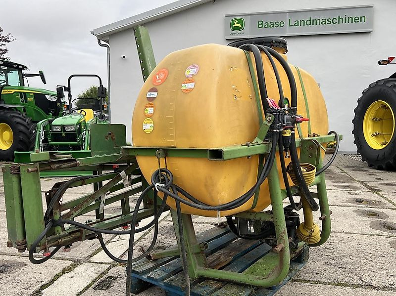 Amazone US602 12m - Nostolaitekiinnitteinen kasvinsuojeluruisku: kuva Amazone US602 12m - Nostolaitekiinnitteinen kasvinsuojeluruisku Amazone US602 12m - Nostolaitekiinnitteinen kasvinsuojeluruisku: kuva Amazone US602 12m - Nostolaitekiinnitteinen kasvinsuojeluruisku