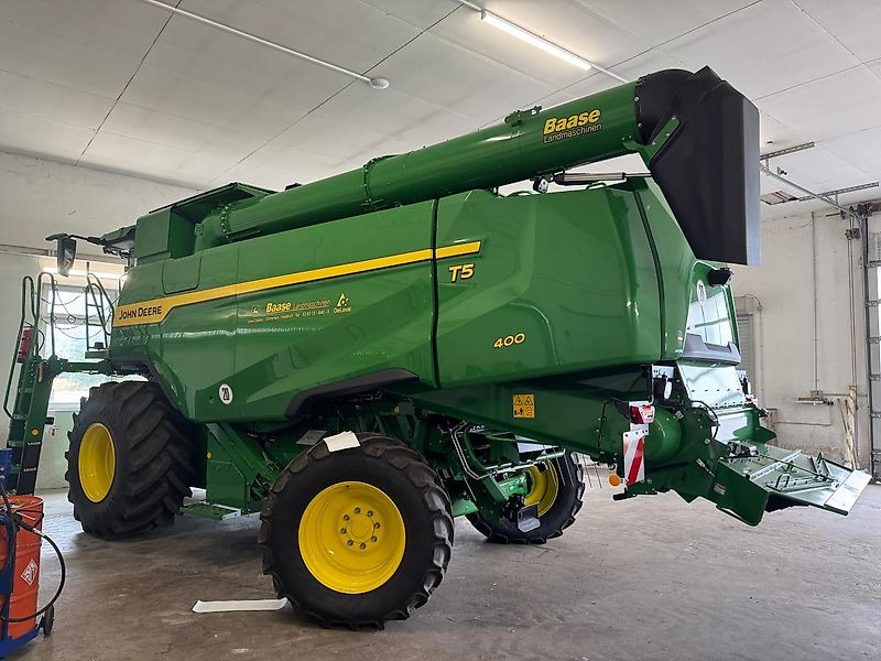John Deere T5 400 + 6,70m Vario-Schneidwerk - Leikkuupuimuri: kuva  John Deere T5 400 + 6,70m Vario-Schneidwerk - Leikkuupuimuri John Deere T5 400 + 6,70m Vario-Schneidwerk - Leikkuupuimuri: kuva  John Deere T5 400 + 6,70m Vario-Schneidwerk - Leikkuupuimuri