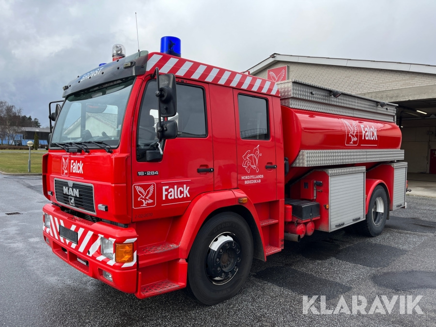 Kabine tankvogn MAN 18-284 - 8000 Liter - Kuorma-auto: kuva kabine tankvogn MAN 18-284 - 8000 Liter - Kuorma-auto Kabine tankvogn MAN 18-284 - 8000 Liter - Kuorma-auto: kuva kabine tankvogn MAN 18-284 - 8000 Liter - Kuorma-auto