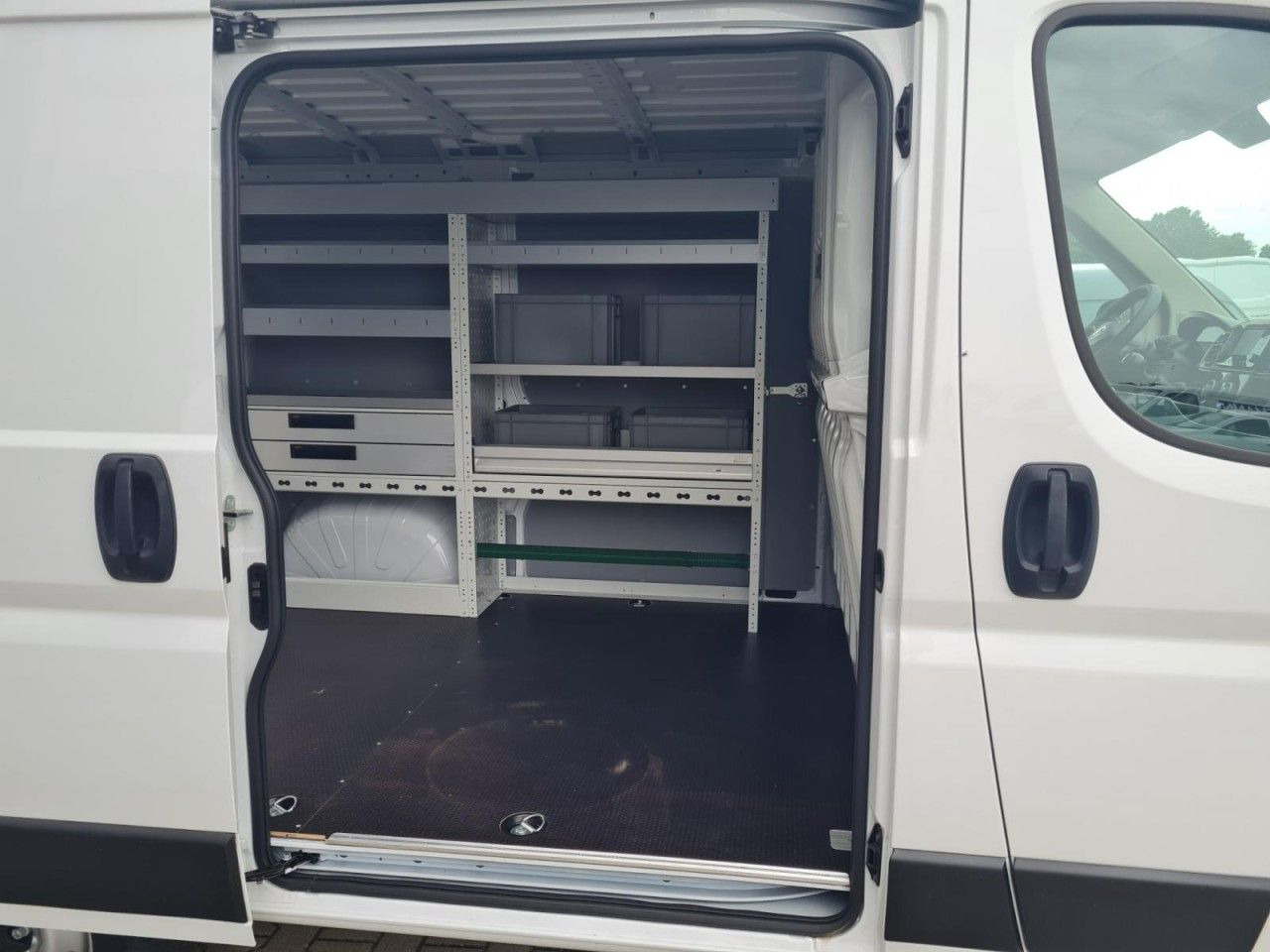 Fiat Ducato 30 Kasten L1H1 KLIMA PDC Werkstatteinrich - Pieni pakettiauto: kuva Fiat Ducato 30 Kasten L1H1 KLIMA PDC Werkstatteinrich - Pieni pakettiauto Fiat Ducato 30 Kasten L1H1 KLIMA PDC Werkstatteinrich - Pieni pakettiauto: kuva Fiat Ducato 30 Kasten L1H1 KLIMA PDC Werkstatteinrich - Pieni pakettiauto