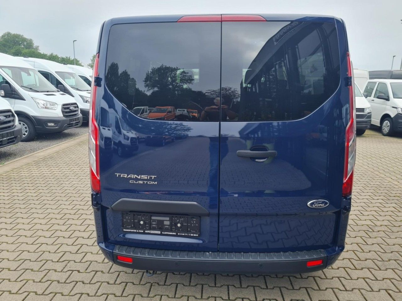 Ford Custom Kombi 320 L2 Trend 9 Sitze KLIMA 4 Stck - Pikkubussi: kuva Ford Custom Kombi 320 L2 Trend 9 Sitze KLIMA 4 Stck - Pikkubussi Ford Custom Kombi 320 L2 Trend 9 Sitze KLIMA 4 Stck - Pikkubussi: kuva Ford Custom Kombi 320 L2 Trend 9 Sitze KLIMA 4 Stck - Pikkubussi