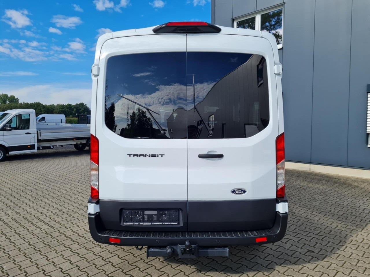 Ford Transit 350 Kombi TDCi L3 AG Trend 9 Sitze AHK KAMERA - Minibussi, Pikkubussi: kuva Ford Transit 350 Kombi TDCi L3 AG Trend 9 Sitze AHK KAMERA - Minibussi, Pikkubussi Ford Transit 350 Kombi TDCi L3 AG Trend 9 Sitze AHK KAMERA - Minibussi, Pikkubussi: kuva Ford Transit 350 Kombi TDCi L3 AG Trend 9 Sitze AHK KAMERA - Minibussi, Pikkubussi
