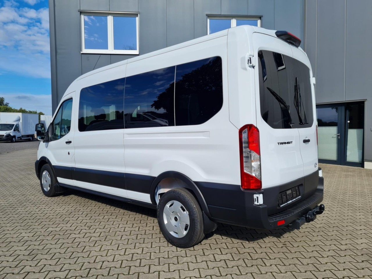 Ford Transit 350 Kombi TDCi L3 H2 Trend 9 Sitzer AHK - Minibussi, Pikkubussi: kuva Ford Transit 350 Kombi TDCi L3 H2 Trend 9 Sitzer AHK - Minibussi, Pikkubussi Ford Transit 350 Kombi TDCi L3 H2 Trend 9 Sitzer AHK - Minibussi, Pikkubussi: kuva Ford Transit 350 Kombi TDCi L3 H2 Trend 9 Sitzer AHK - Minibussi, Pikkubussi