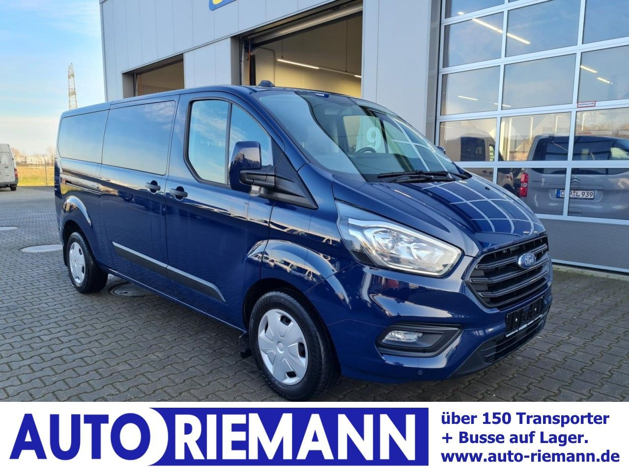 Ford Transit Custom Kombi 320 L2 Trend 9 Sitze KLIMA - Pikkubussi: kuva Ford Transit Custom Kombi 320 L2 Trend 9 Sitze KLIMA - Pikkubussi Ford Transit Custom Kombi 320 L2 Trend 9 Sitze KLIMA - Pikkubussi: kuva Ford Transit Custom Kombi 320 L2 Trend 9 Sitze KLIMA - Pikkubussi