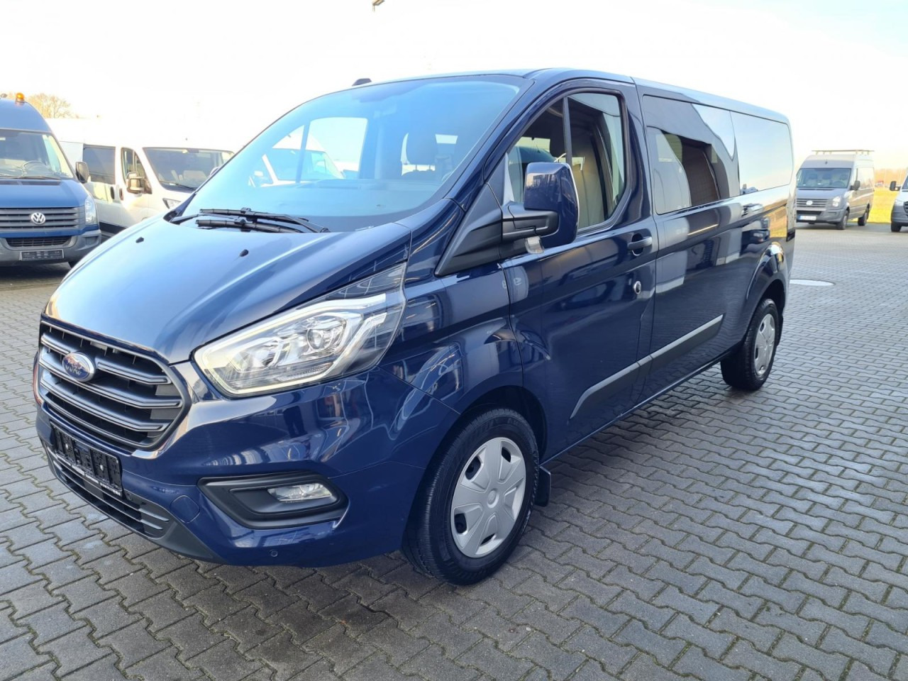 Ford Transit Custom Kombi 320 L2 Trend 9 Sitze PDC - Minibussi, Pikkubussi: kuva Ford Transit Custom Kombi 320 L2 Trend 9 Sitze PDC - Minibussi, Pikkubussi Ford Transit Custom Kombi 320 L2 Trend 9 Sitze PDC - Minibussi, Pikkubussi: kuva Ford Transit Custom Kombi 320 L2 Trend 9 Sitze PDC - Minibussi, Pikkubussi