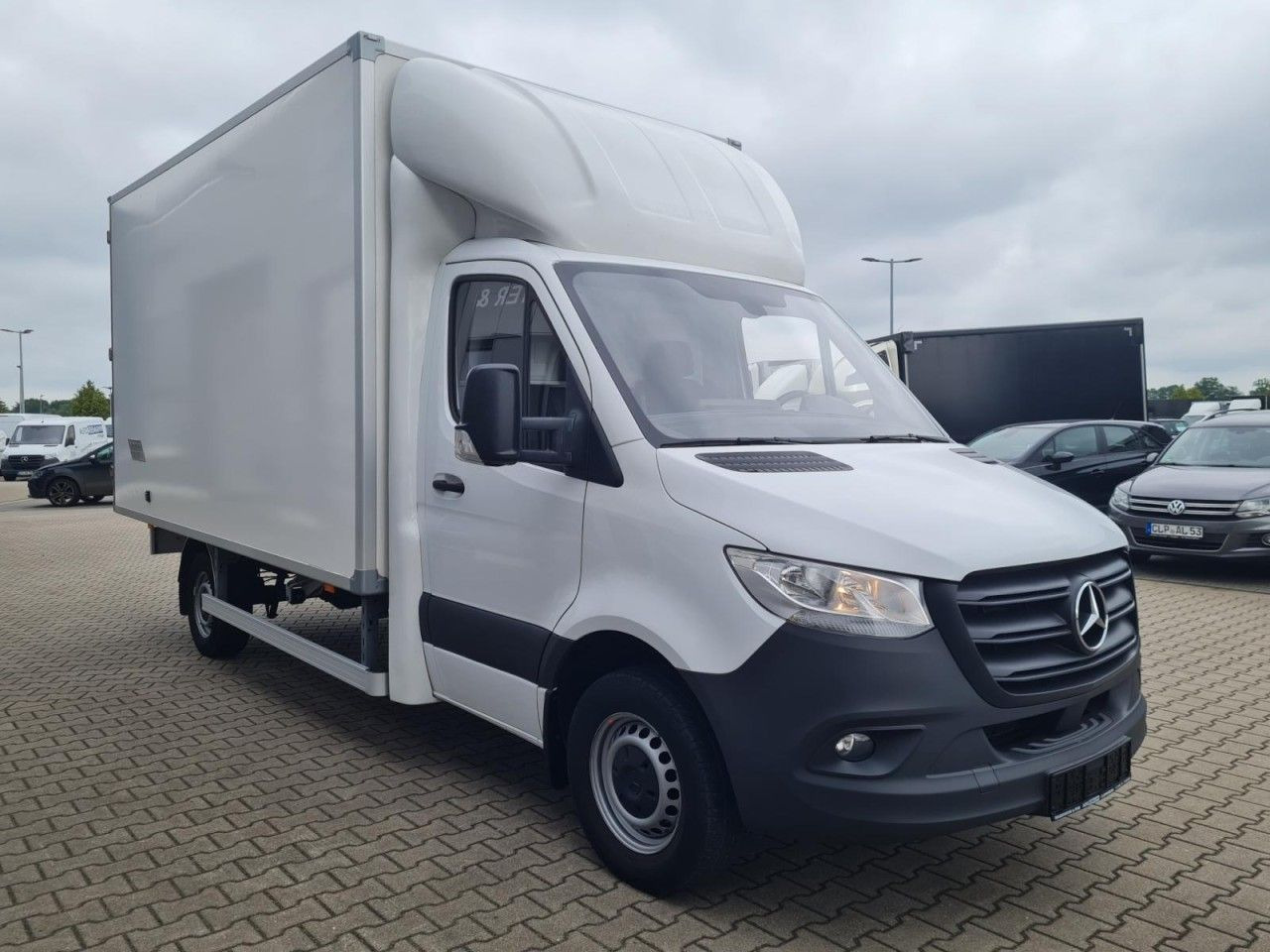 Mercedes-Benz Sprinter 315 CDI Koffer RWD KLIMA TEMPOMAT RWD - Jakeluauto: kuva Mercedes-Benz Sprinter 315 CDI Koffer RWD KLIMA TEMPOMAT RWD - Jakeluauto Mercedes-Benz Sprinter 315 CDI Koffer RWD KLIMA TEMPOMAT RWD - Jakeluauto: kuva Mercedes-Benz Sprinter 315 CDI Koffer RWD KLIMA TEMPOMAT RWD - Jakeluauto