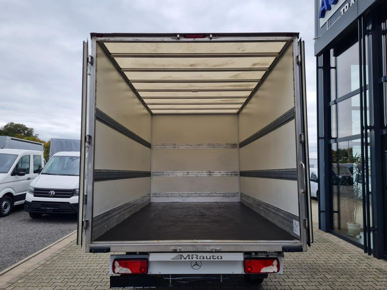 Jakeluauto Mercedes-Benz Sprinter 315 CDI Koffer RWD KLIMA TEMPOMAT: kuva Jakeluauto Mercedes-Benz Sprinter 315 CDI Koffer RWD KLIMA TEMPOMAT