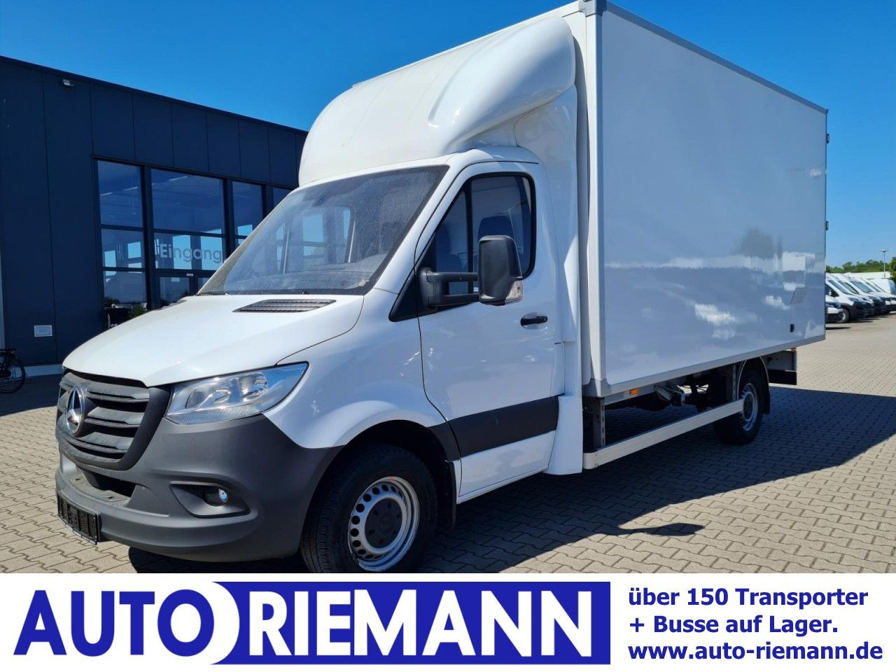 Mercedes-Benz Sprinter 315 Möbel Koffer RWD KLIMA KOMFORT TEMP - Jakeluauto: kuva Mercedes-Benz Sprinter 315 Möbel Koffer RWD KLIMA KOMFORT TEMP - Jakeluauto Mercedes-Benz Sprinter 315 Möbel Koffer RWD KLIMA KOMFORT TEMP - Jakeluauto: kuva Mercedes-Benz Sprinter 315 Möbel Koffer RWD KLIMA KOMFORT TEMP - Jakeluauto