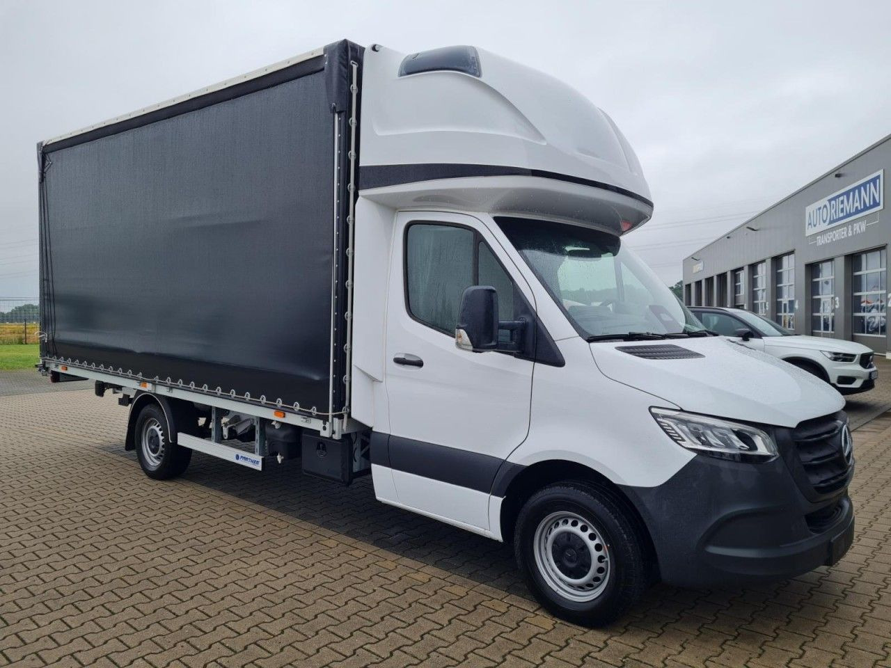 Mercedes-Benz Sprinter 317 AG Pritsche Schiebe Plane Schlafkab - Pressukapelli tavara-auto: kuva Mercedes-Benz Sprinter 317 AG Pritsche Schiebe Plane Schlafkab - Pressukapelli tavara-auto Mercedes-Benz Sprinter 317 AG Pritsche Schiebe Plane Schlafkab - Pressukapelli tavara-auto: kuva Mercedes-Benz Sprinter 317 AG Pritsche Schiebe Plane Schlafkab - Pressukapelli tavara-auto