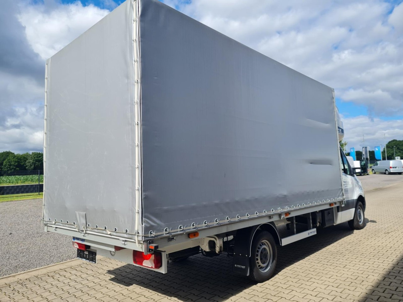 Mercedes-Benz Sprinter 317 Pritsche Plane Schlafkab RWD 10 Pal - Pressukapelli tavara-auto: kuva Mercedes-Benz Sprinter 317 Pritsche Plane Schlafkab RWD 10 Pal - Pressukapelli tavara-auto Mercedes-Benz Sprinter 317 Pritsche Plane Schlafkab RWD 10 Pal - Pressukapelli tavara-auto: kuva Mercedes-Benz Sprinter 317 Pritsche Plane Schlafkab RWD 10 Pal - Pressukapelli tavara-auto