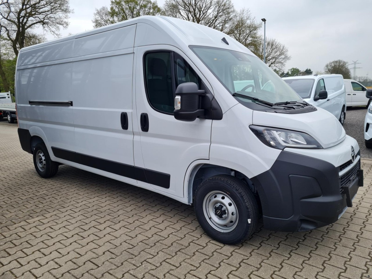 Opel Movano Kasten 2.2 HDI 180 L3H2 Klima NAVI TEMPOMAT - Pakettiauto: kuva Opel Movano Kasten 2.2 HDI 180 L3H2 Klima NAVI TEMPOMAT - Pakettiauto Opel Movano Kasten 2.2 HDI 180 L3H2 Klima NAVI TEMPOMAT - Pakettiauto: kuva Opel Movano Kasten 2.2 HDI 180 L3H2 Klima NAVI TEMPOMAT - Pakettiauto