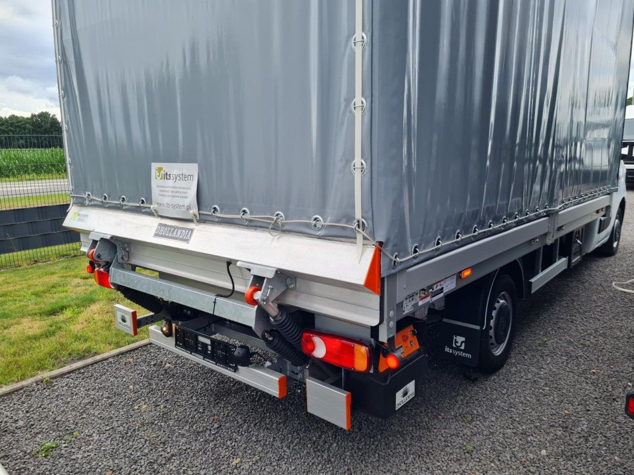 Renault Master 3,5t Pritsche Schiebe Plane dCi LBW Luftf - Pressukapelli tavara-auto: kuva Renault Master 3,5t Pritsche Schiebe Plane dCi LBW Luftf - Pressukapelli tavara-auto Renault Master 3,5t Pritsche Schiebe Plane dCi LBW Luftf - Pressukapelli tavara-auto: kuva Renault Master 3,5t Pritsche Schiebe Plane dCi LBW Luftf - Pressukapelli tavara-auto