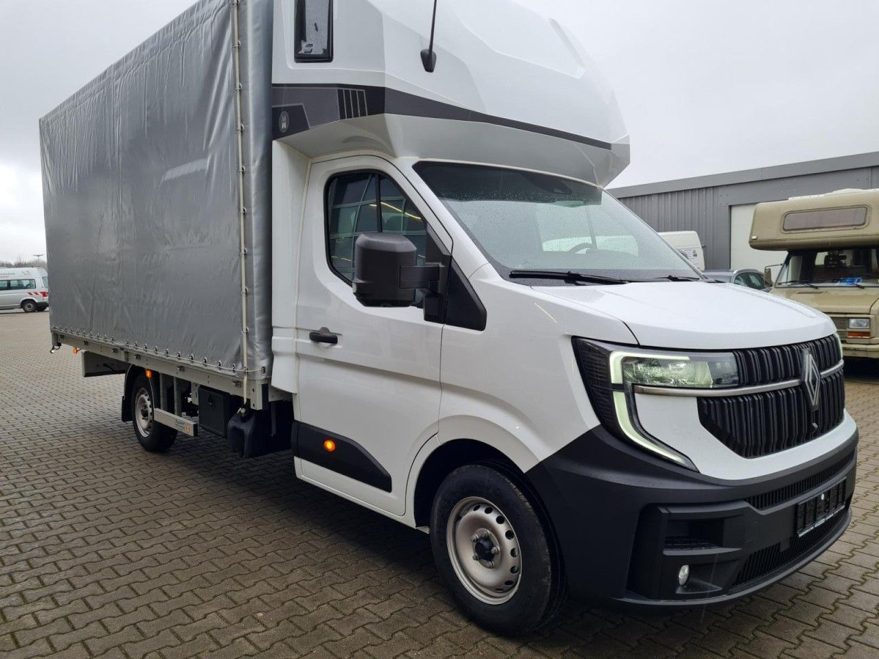 Renault Master 35 New Pritsche Schiebe Plane Schlafkab. - Pressukapelli tavara-auto: kuva Renault Master 35 New Pritsche Schiebe Plane Schlafkab. - Pressukapelli tavara-auto Renault Master 35 New Pritsche Schiebe Plane Schlafkab. - Pressukapelli tavara-auto: kuva Renault Master 35 New Pritsche Schiebe Plane Schlafkab. - Pressukapelli tavara-auto