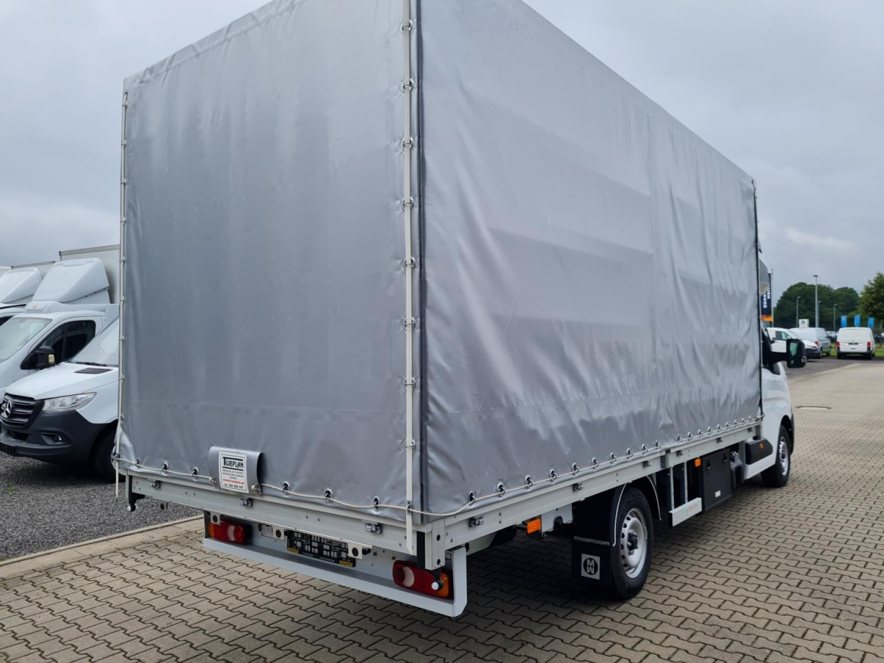 Renault Master 35 Pritsche Schiebe Plane Schlafkab 10 PAL LUFTFEDER - Pressukapelli tavara-auto: kuva Renault Master 35 Pritsche Schiebe Plane Schlafkab 10 PAL LUFTFEDER - Pressukapelli tavara-auto Renault Master 35 Pritsche Schiebe Plane Schlafkab 10 PAL LUFTFEDER - Pressukapelli tavara-auto: kuva Renault Master 35 Pritsche Schiebe Plane Schlafkab 10 PAL LUFTFEDER - Pressukapelli tavara-auto