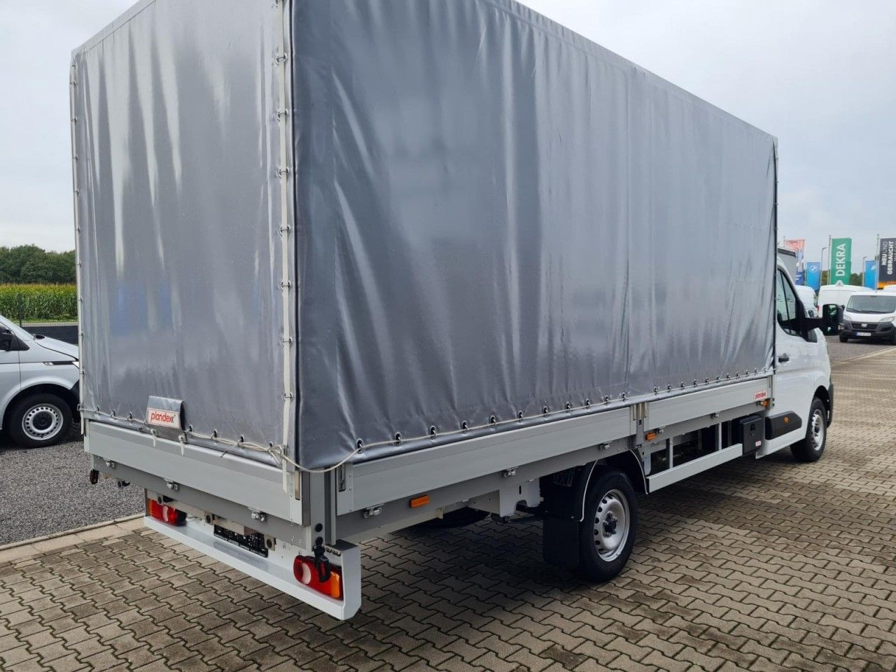 Renault Master 35 Pritsche Schiebe Plane dCi 170 10 Pal. - Pressukapelli tavara-auto: kuva Renault Master 35 Pritsche Schiebe Plane dCi 170 10 Pal. - Pressukapelli tavara-auto Renault Master 35 Pritsche Schiebe Plane dCi 170 10 Pal. - Pressukapelli tavara-auto: kuva Renault Master 35 Pritsche Schiebe Plane dCi 170 10 Pal. - Pressukapelli tavara-auto