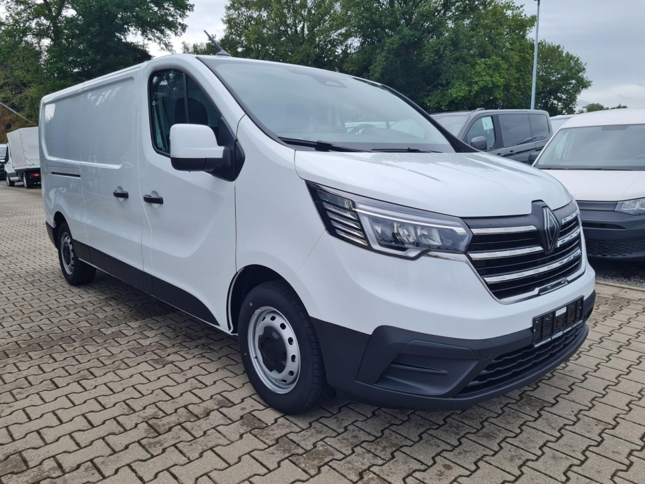 Renault Trafic Kühlkasten 3.0t L2 KLIMA LED NAVI/APP TEMPO - Kylmäauto: kuva Renault Trafic Kühlkasten 3.0t L2 KLIMA LED NAVI/APP TEMPO - Kylmäauto Renault Trafic Kühlkasten 3.0t L2 KLIMA LED NAVI/APP TEMPO - Kylmäauto: kuva Renault Trafic Kühlkasten 3.0t L2 KLIMA LED NAVI/APP TEMPO - Kylmäauto