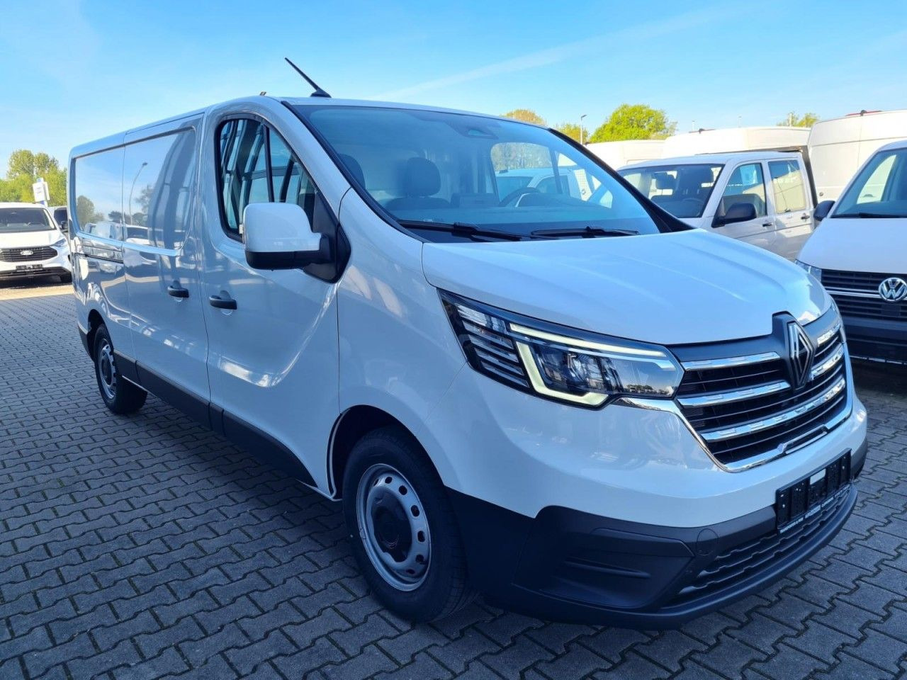 Renault Trafic Kühlkasten dCi 130 L2H1 3,0t Navi App Kli - Kylmäauto: kuva Renault Trafic Kühlkasten dCi 130 L2H1 3,0t Navi App Kli - Kylmäauto Renault Trafic Kühlkasten dCi 130 L2H1 3,0t Navi App Kli - Kylmäauto: kuva Renault Trafic Kühlkasten dCi 130 L2H1 3,0t Navi App Kli - Kylmäauto