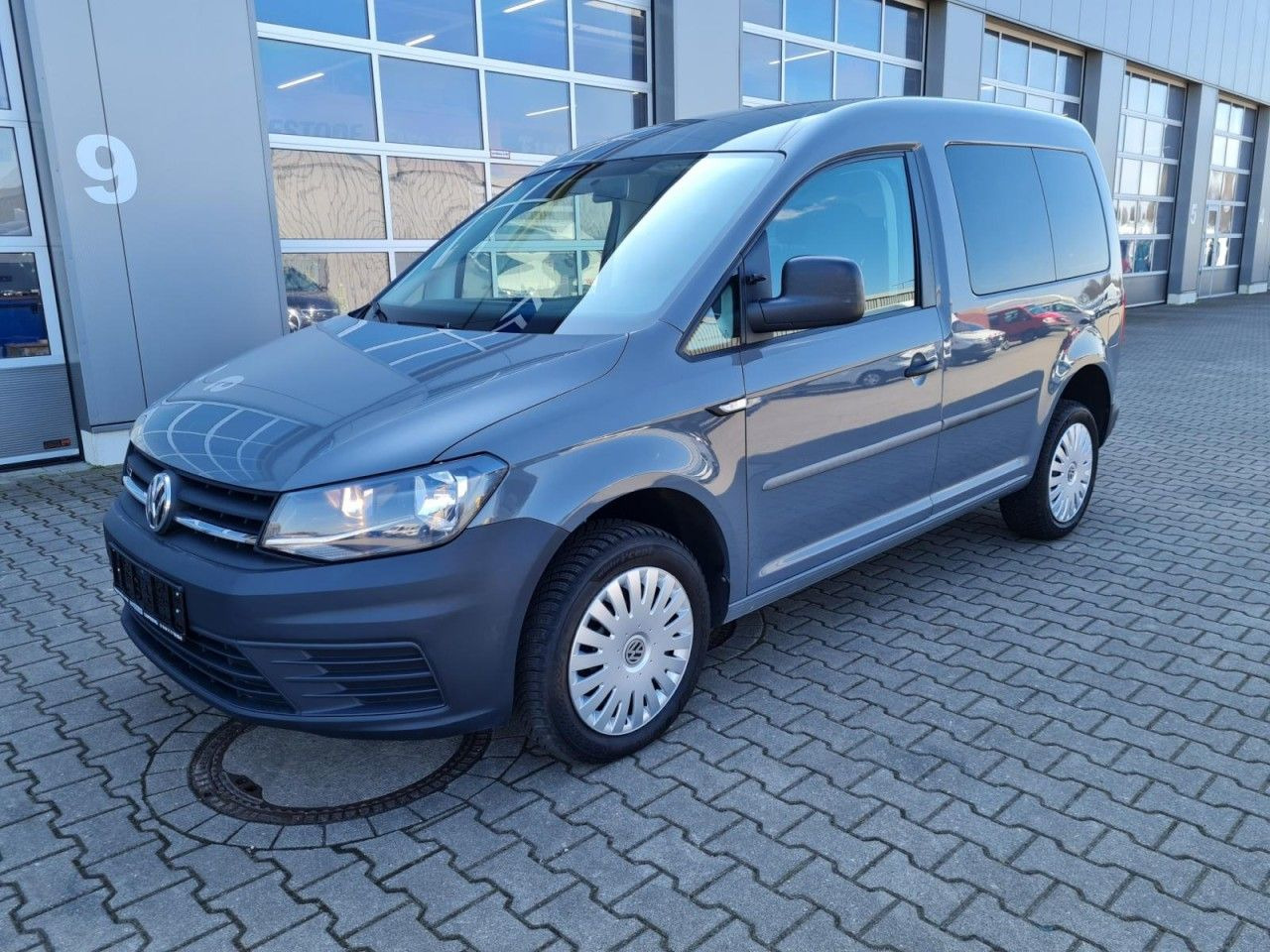Volkswagen Caddy 4Motion TDi Kombi 5-Sitze TEMPO STHZ REGAL - Farmari: kuva Volkswagen Caddy 4Motion TDi Kombi 5-Sitze TEMPO STHZ REGAL - Farmari Volkswagen Caddy 4Motion TDi Kombi 5-Sitze TEMPO STHZ REGAL - Farmari: kuva Volkswagen Caddy 4Motion TDi Kombi 5-Sitze TEMPO STHZ REGAL - Farmari