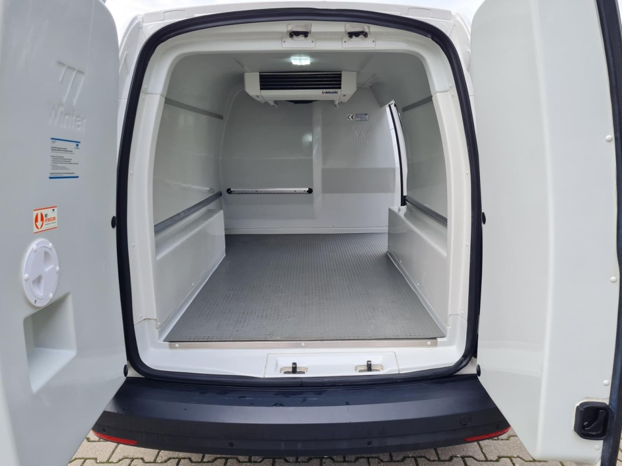 Volkswagen Caddy Kühlkasten Maxi TDI AG Stand-/Fahrkühlung - Kylmäauto: kuva Volkswagen Caddy Kühlkasten Maxi TDI AG Stand-/Fahrkühlung - Kylmäauto Volkswagen Caddy Kühlkasten Maxi TDI AG Stand-/Fahrkühlung - Kylmäauto: kuva Volkswagen Caddy Kühlkasten Maxi TDI AG Stand-/Fahrkühlung - Kylmäauto