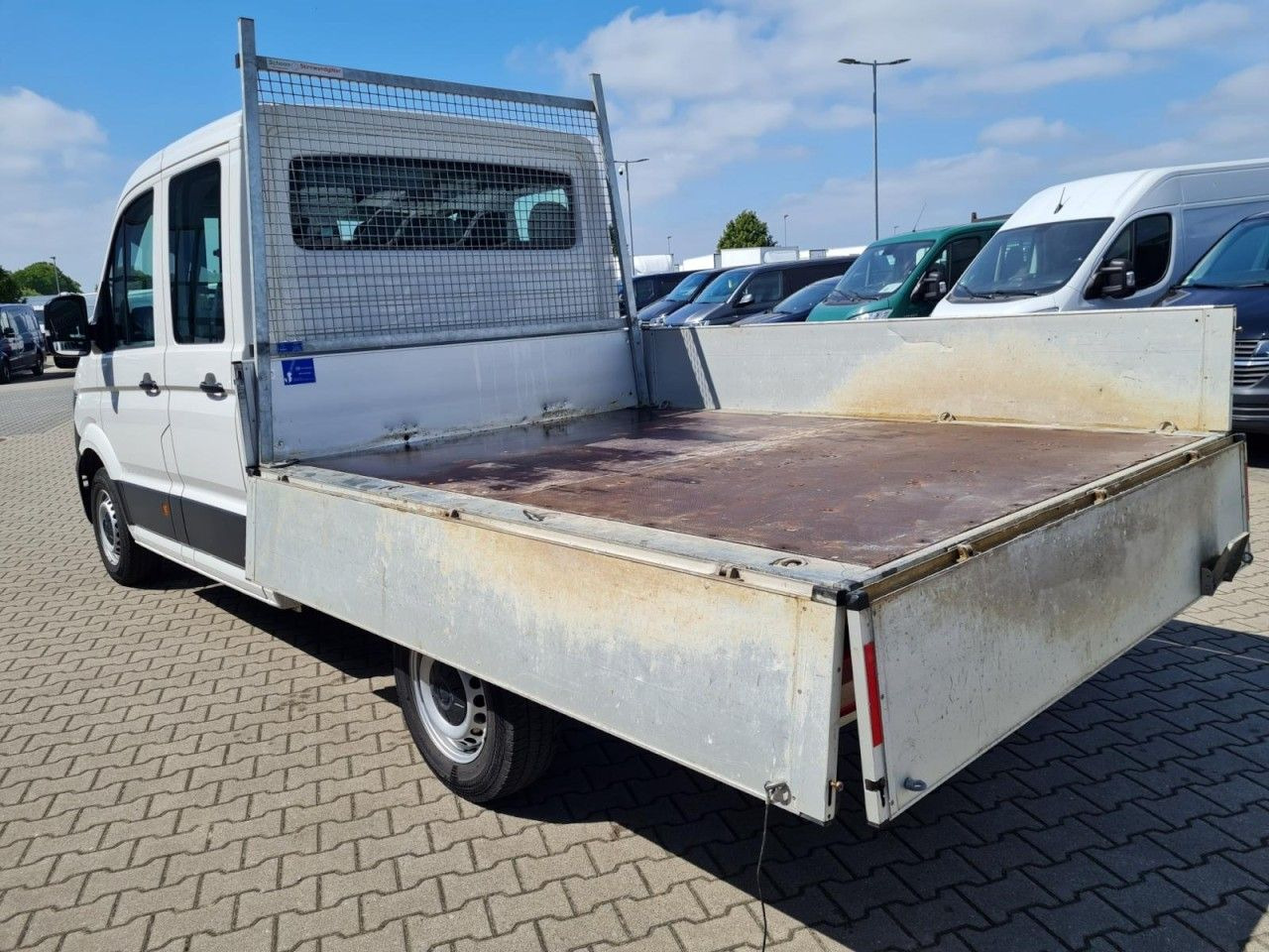 Avolava pakettiauto Volkswagen Crafter 35 Doka MR 7-Sitze AHK KLIMA KOMFORT: kuva Avolava pakettiauto Volkswagen Crafter 35 Doka MR 7-Sitze AHK KLIMA KOMFORT